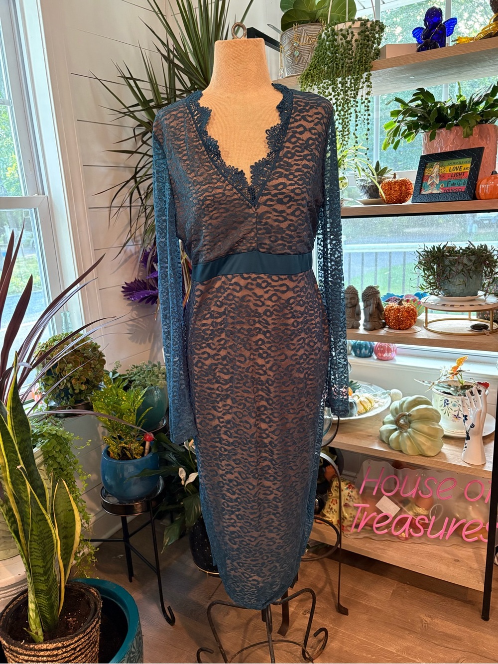 Lace Midi Dress in Blue & Black Size XL Like New